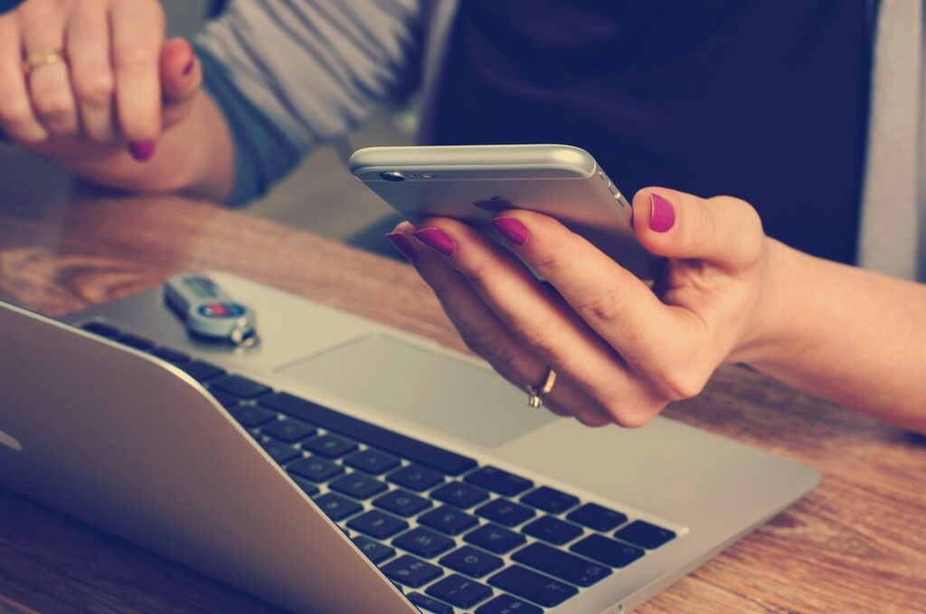Digital detox : comment déconnecter le temps d&rsquo;un week-end ?