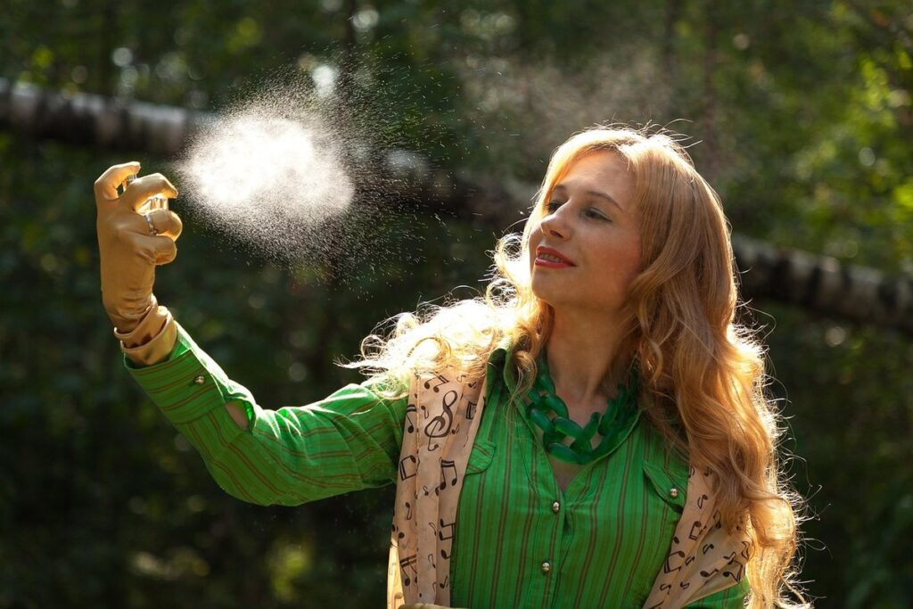 Faire tenir son parfum plus longtemps : le guide complet