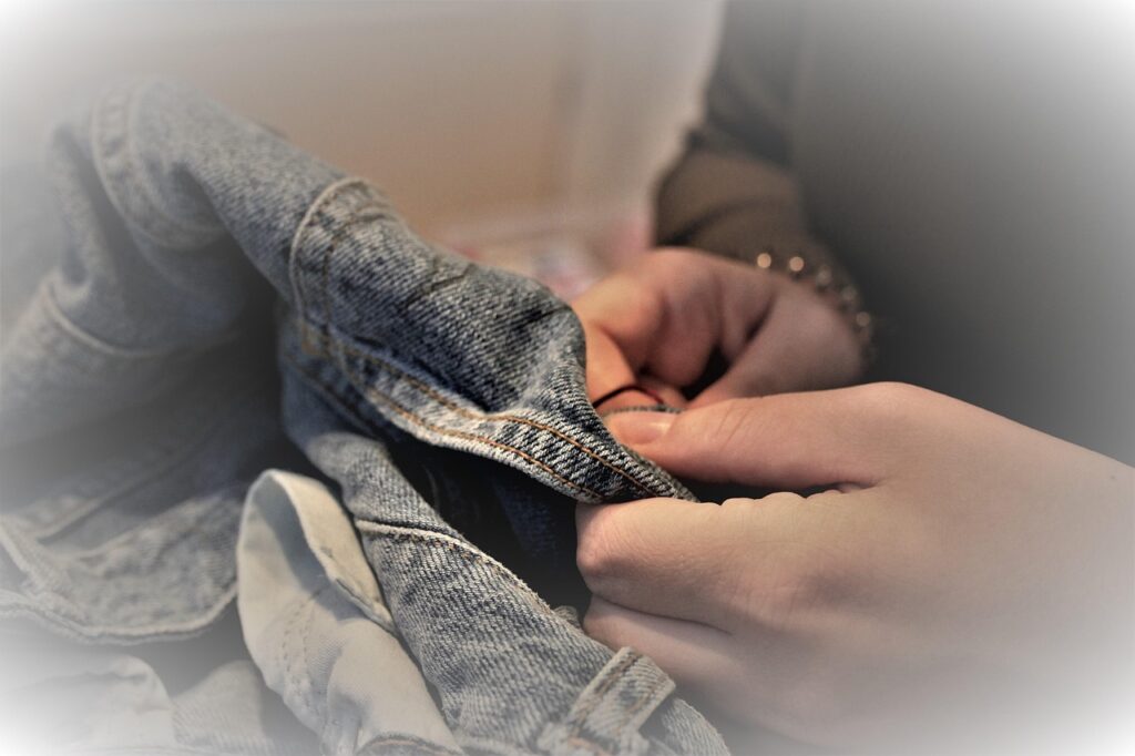 Comment réparer une doublure de veste déchirée
